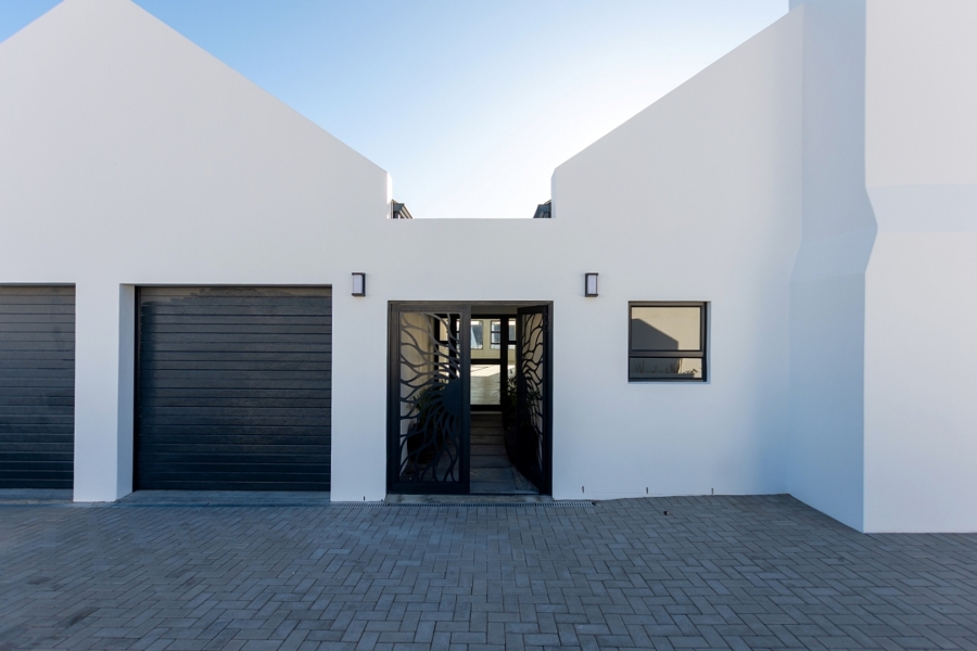 4 Bedroom Property for Sale in Da Gama Bay Western Cape
